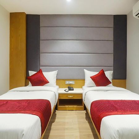 Hotel Bricks, Karol Bagh, New Delhi Exteriör bild