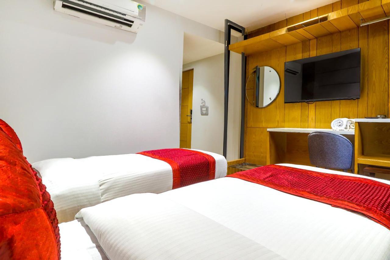 Hotel Bricks, Karol Bagh, New Delhi Exteriör bild