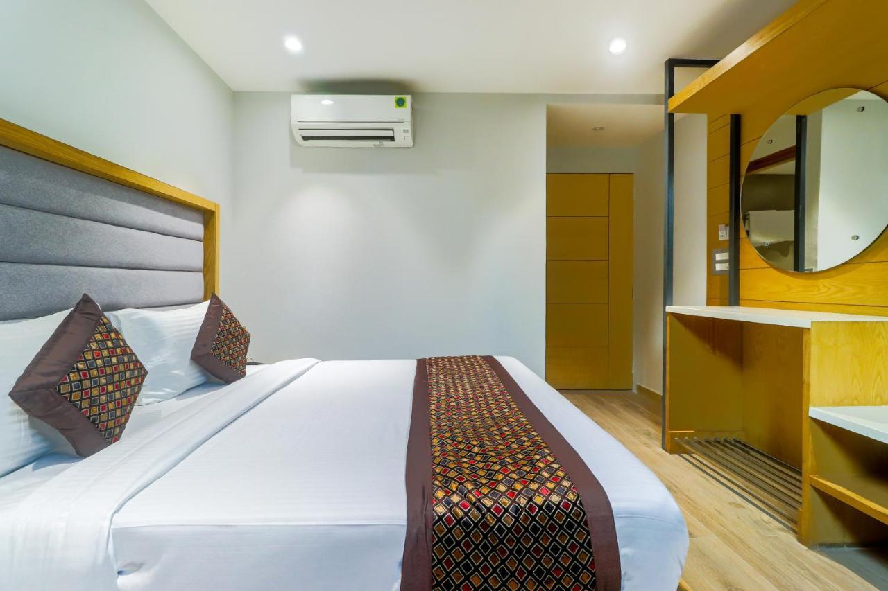 Hotel Bricks, Karol Bagh, New Delhi Exteriör bild