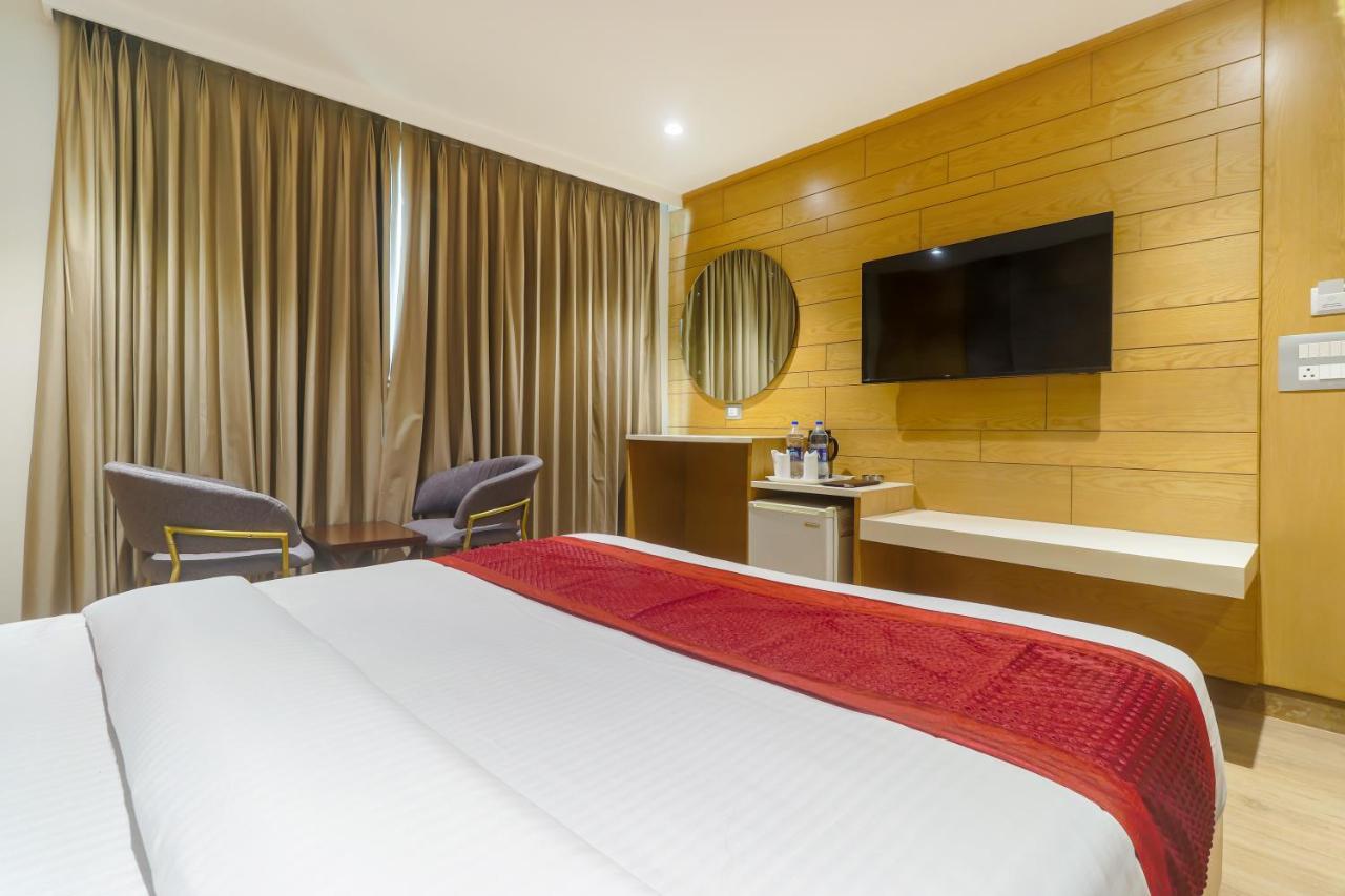 Hotel Bricks, Karol Bagh, New Delhi Exteriör bild