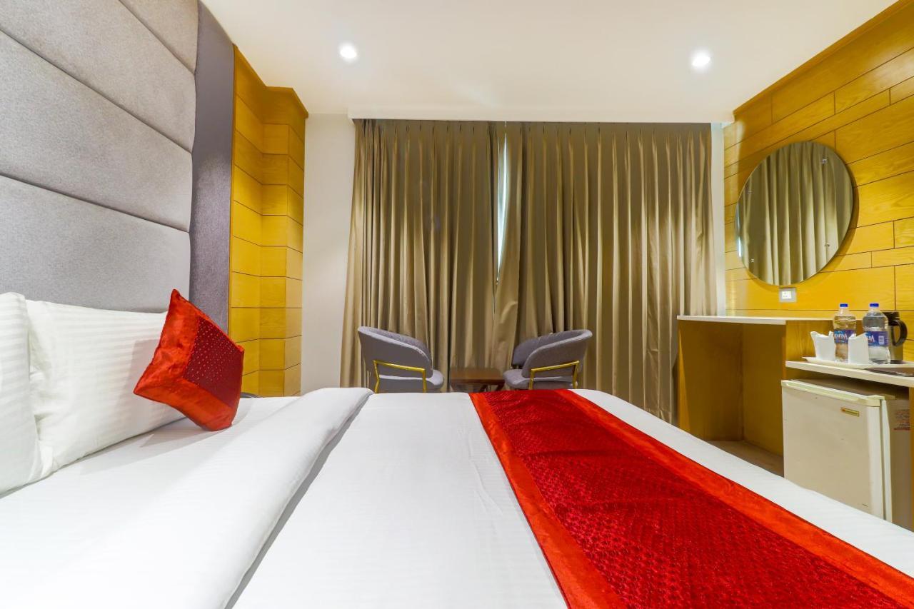 Hotel Bricks, Karol Bagh, New Delhi Exteriör bild